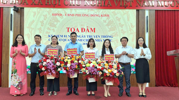 UBND PHƯỜNG ĐÔNG KINH TỔ CHỨC TỌA ĐÀM KỶ NIỆM 81 NĂM NGÀY TRUYỀN THỐNG CÁC CƠ QUAN HÀNH CHÍNH NHÀ NƯỚC